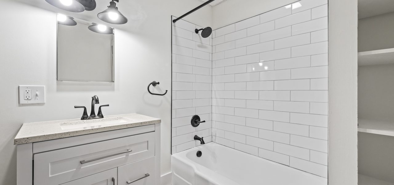 Interior view of a charming 1-bedroom apartment at 33 Franklin St #4 in downtown Saratoga Springs, NY, near Broadway shopping and dining.