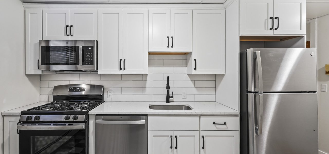 Interior view of a charming 1-bedroom apartment at 33 Franklin St #4 in downtown Saratoga Springs, NY, near Broadway shopping and dining.
