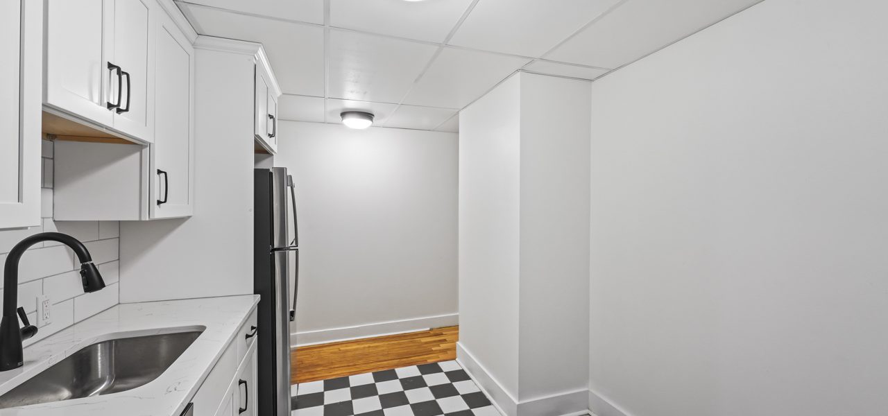 Interior view of a charming 1-bedroom apartment at 33 Franklin St #4 in downtown Saratoga Springs, NY, near Broadway shopping and dining.