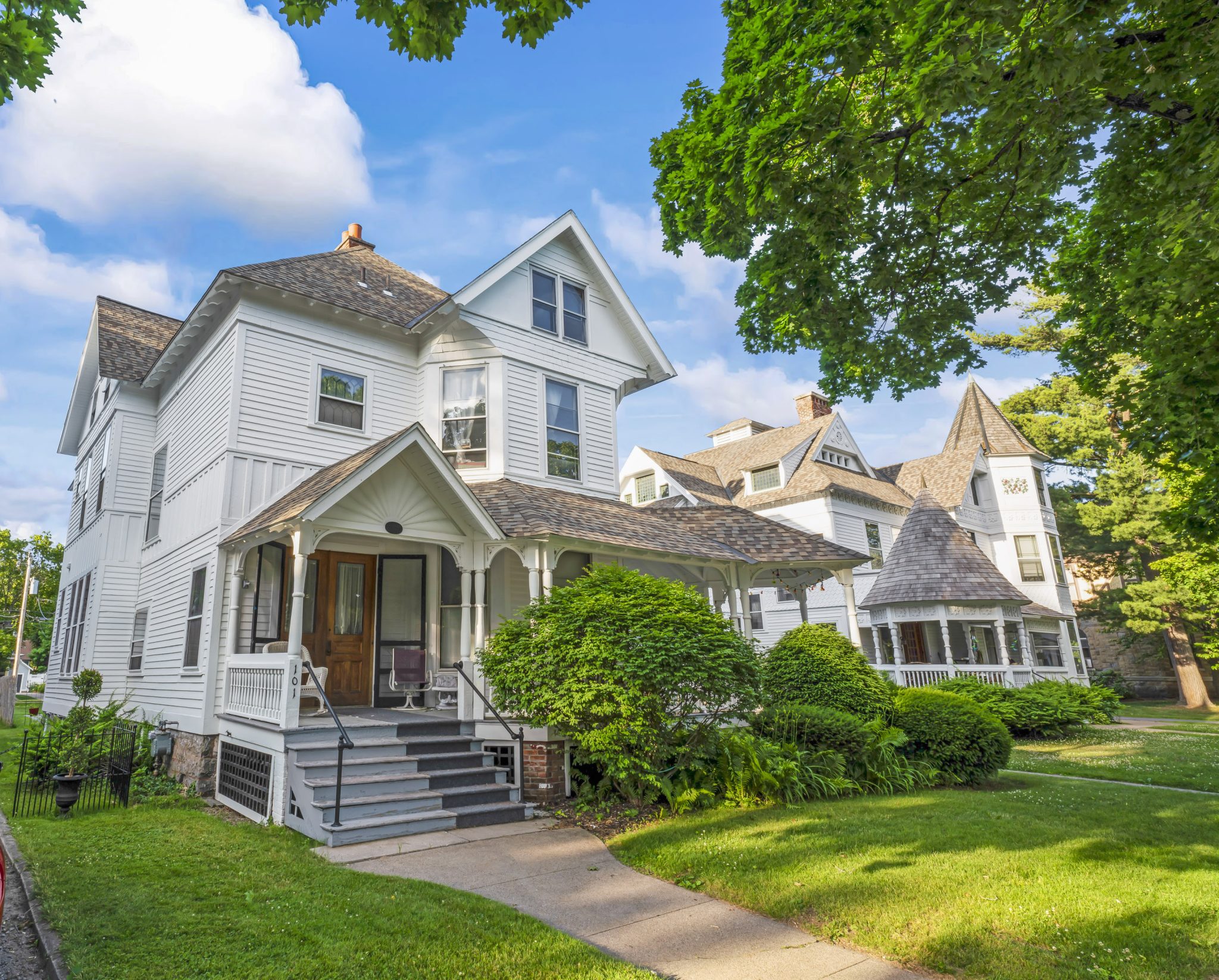 Union Avenue Apartments Saratoga Springs NY with restored historic interiors managed by Green Springs Property Management.